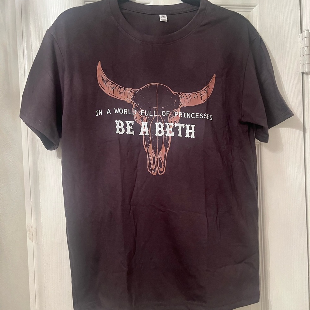 Graphic Tee with Bull Skull Design Be a Beth - Picture 2 of 2